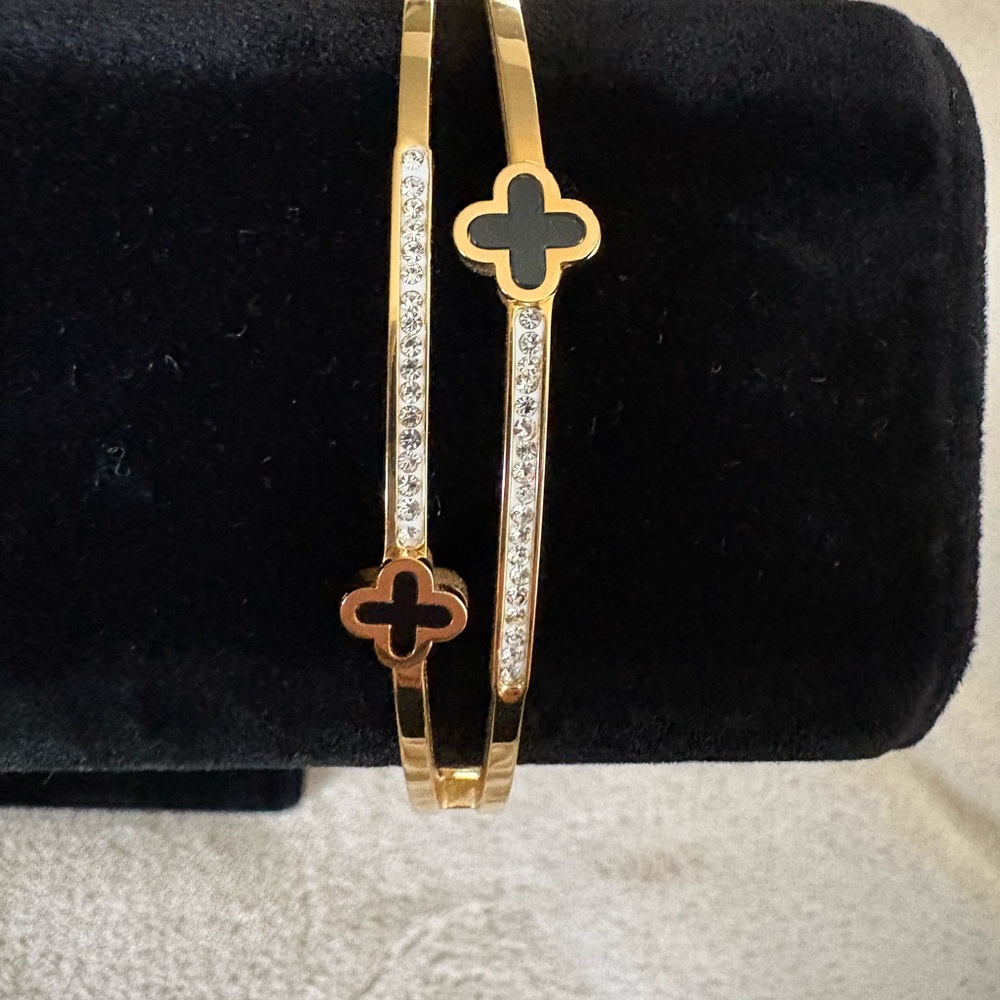 Elegant Gold and Black Clover Bangle Bracelet with Crystals, NWOT!